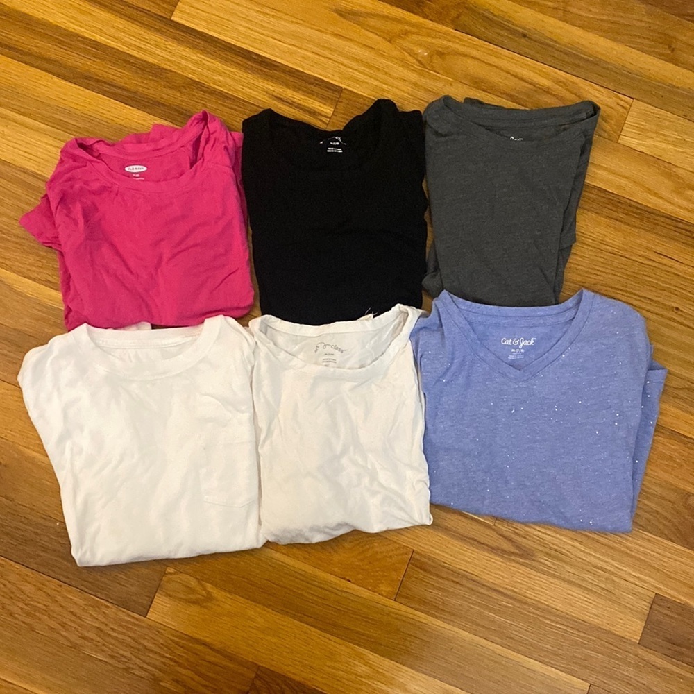 Bundle of Girl’s Short Sleeve T Shirts Size M
